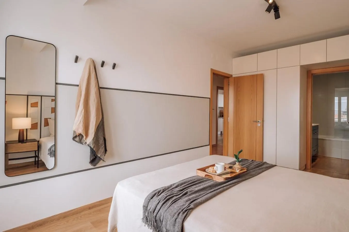 Herbert - 2 Bedrooms And Balcony In Areeiro Lisbona Appartamento